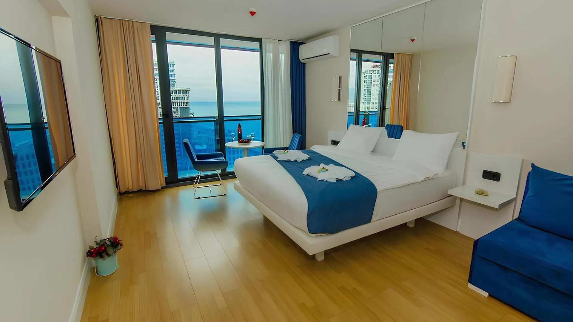 Sea View Hotel Orbi City Balcony & Beach Access Batumi Gruzie