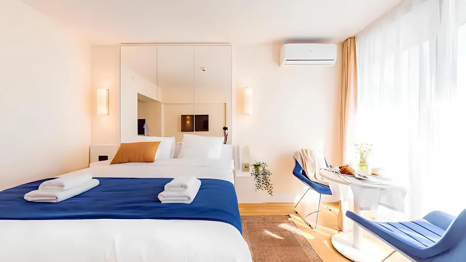 Sea View Hotel Orbi City Balcony & Beach Access Batumi 5*,  Gruzie