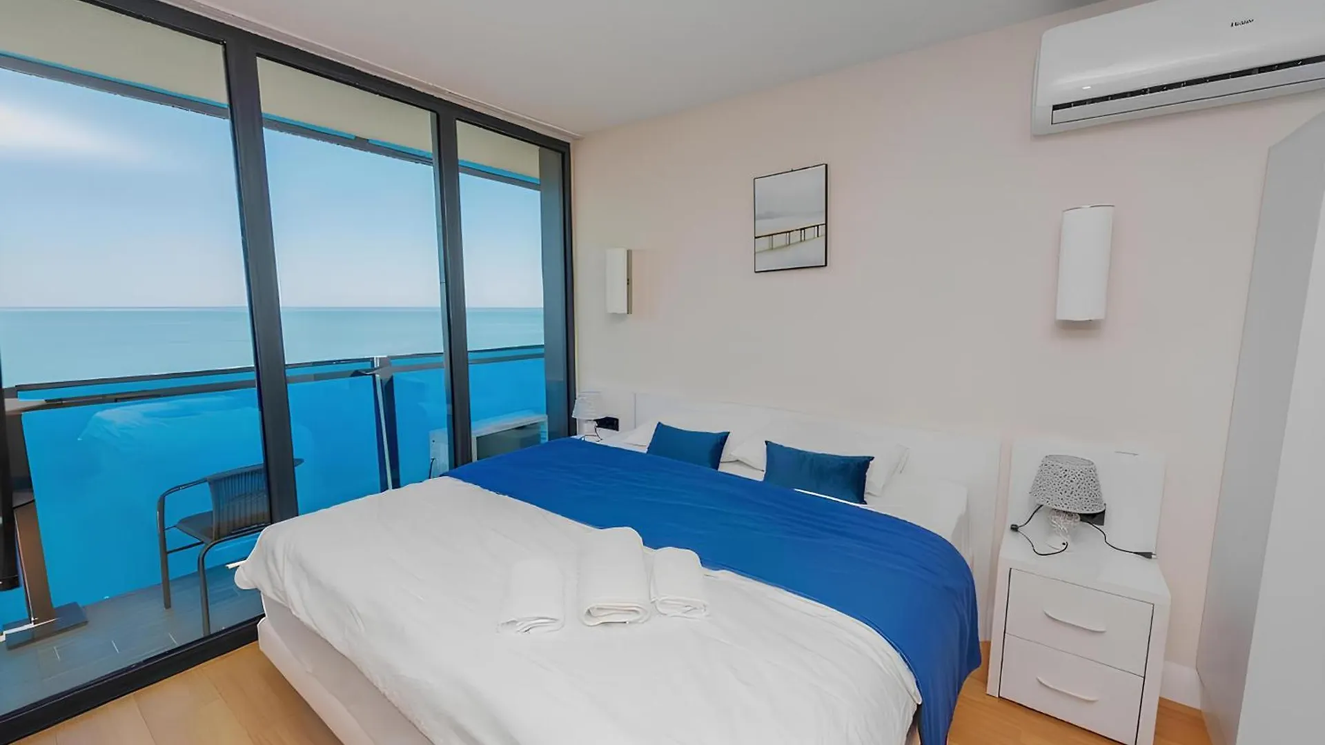 Sea View Hotel Orbi City Balcony & Beach Access Batumi 5*,  Gruzie