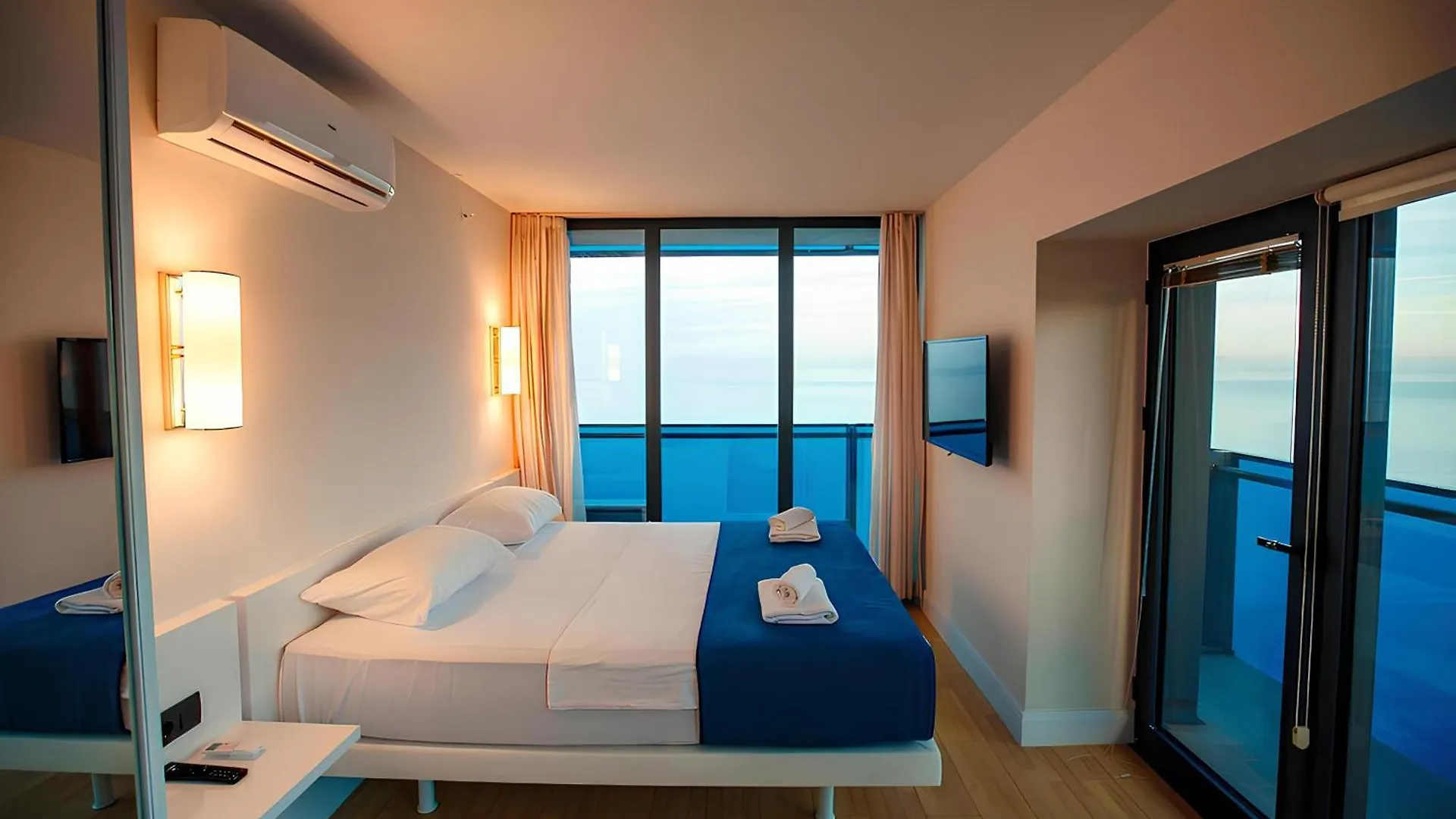 Sea View Hotel Orbi City Balcony & Beach Access Batumi Aparthotel