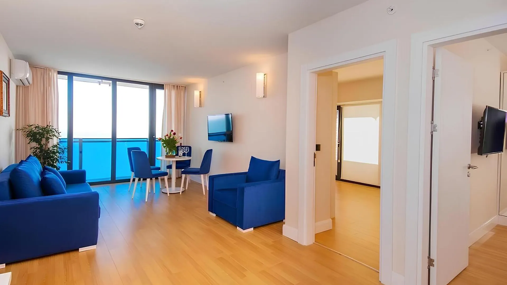 Sea View Hotel Orbi City Balcony & Beach Access Batumi Aparthotel